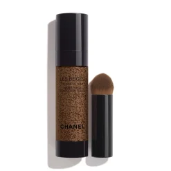 CHANEL Make-Up|VIELSEITIGES MAKE-UP MIT MIKROKAPSEL-PIGMENTEN FÜR EINEN ERFRISCHTEN TEINT